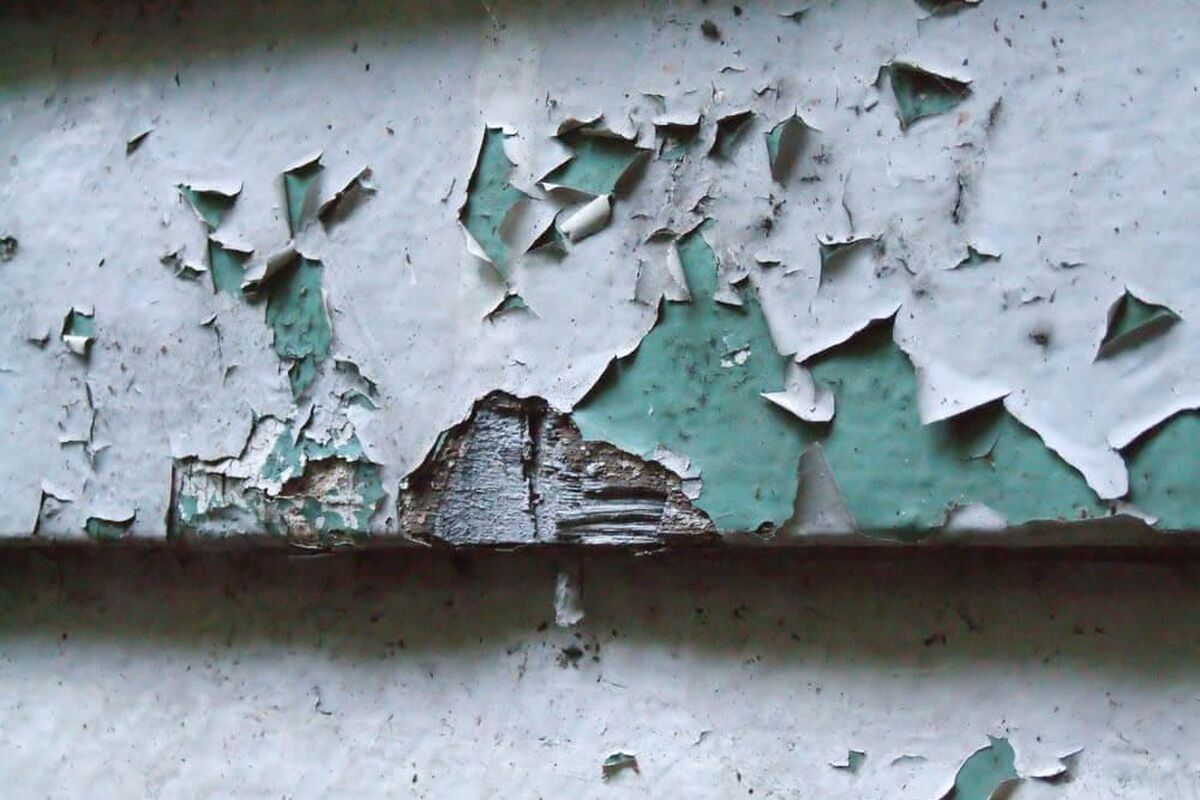 Anderson Painting lead paint in an old home